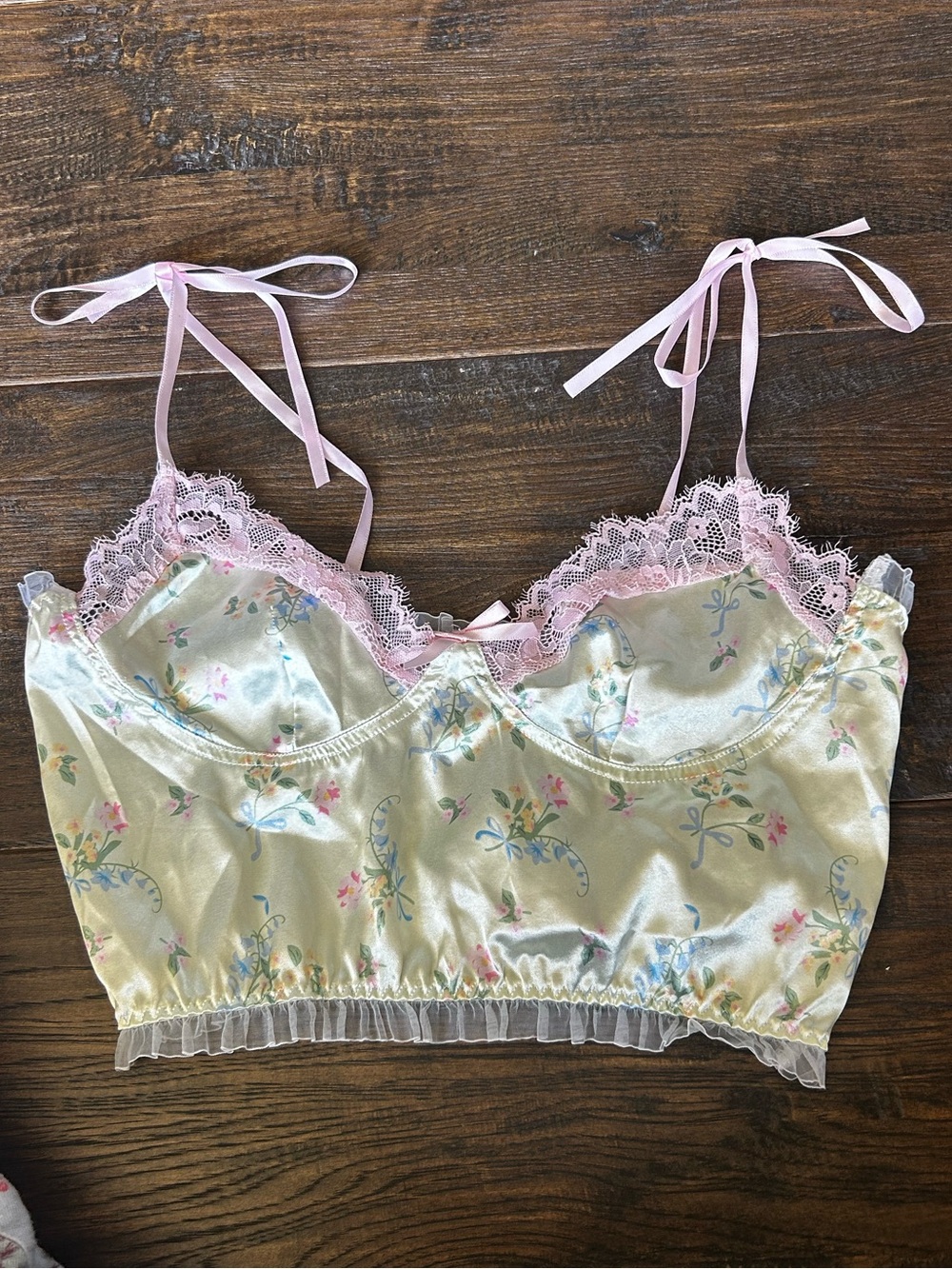 Satin Floral Lace-Trim tank top in Pale Yellow and Pink